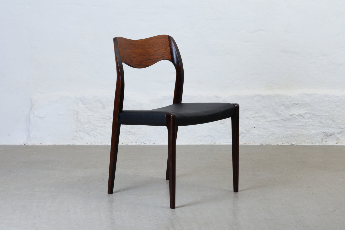 Newly reupholstered: Set of four 1960s 'Model 71' rosewood chairs by N.O. Møller