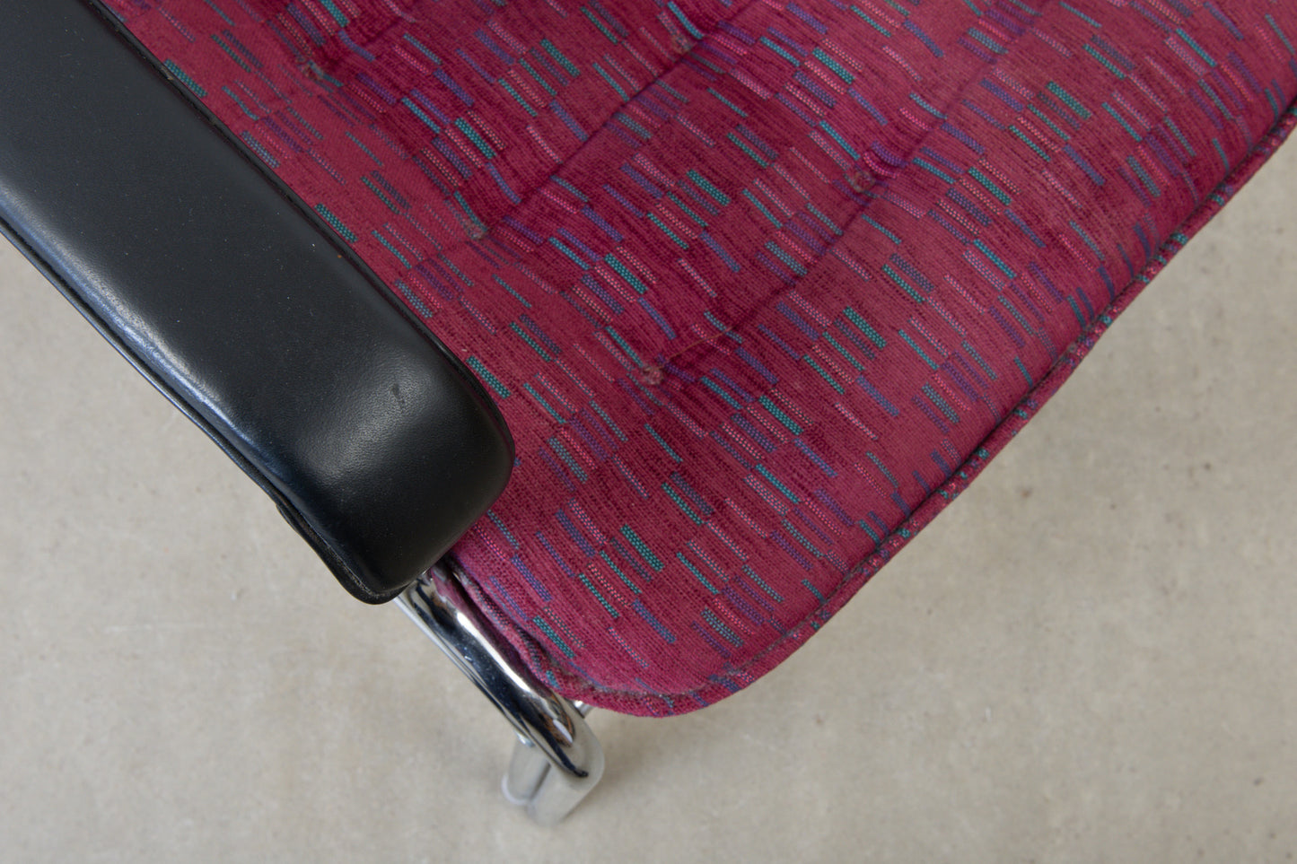 Four available: 1980s armchairs by Kinnarps