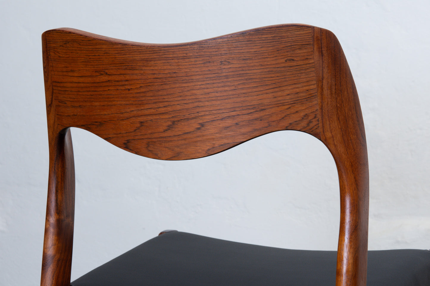 Newly reupholstered: Set of four 1960s 'Model 71' rosewood chairs by N.O. Møller