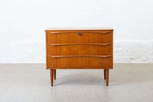 1960s low teak chest of three drawers - 65H cm