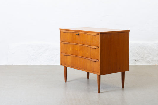 1960s low teak chest of three drawers - 65H cm
