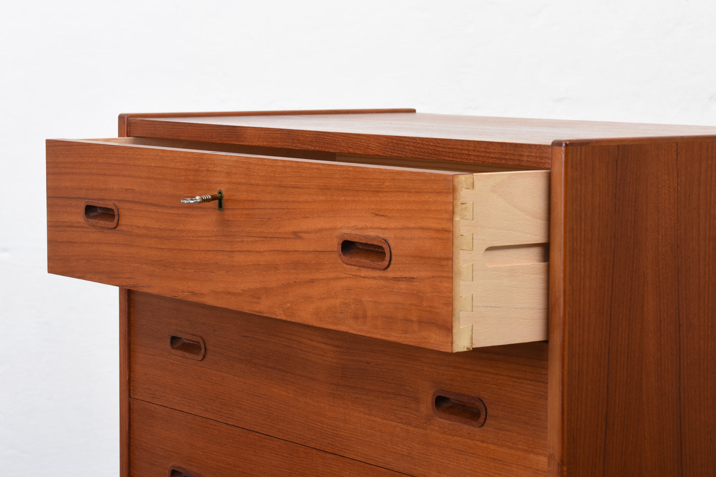 1960s teak chest of six drawers - 120H cm