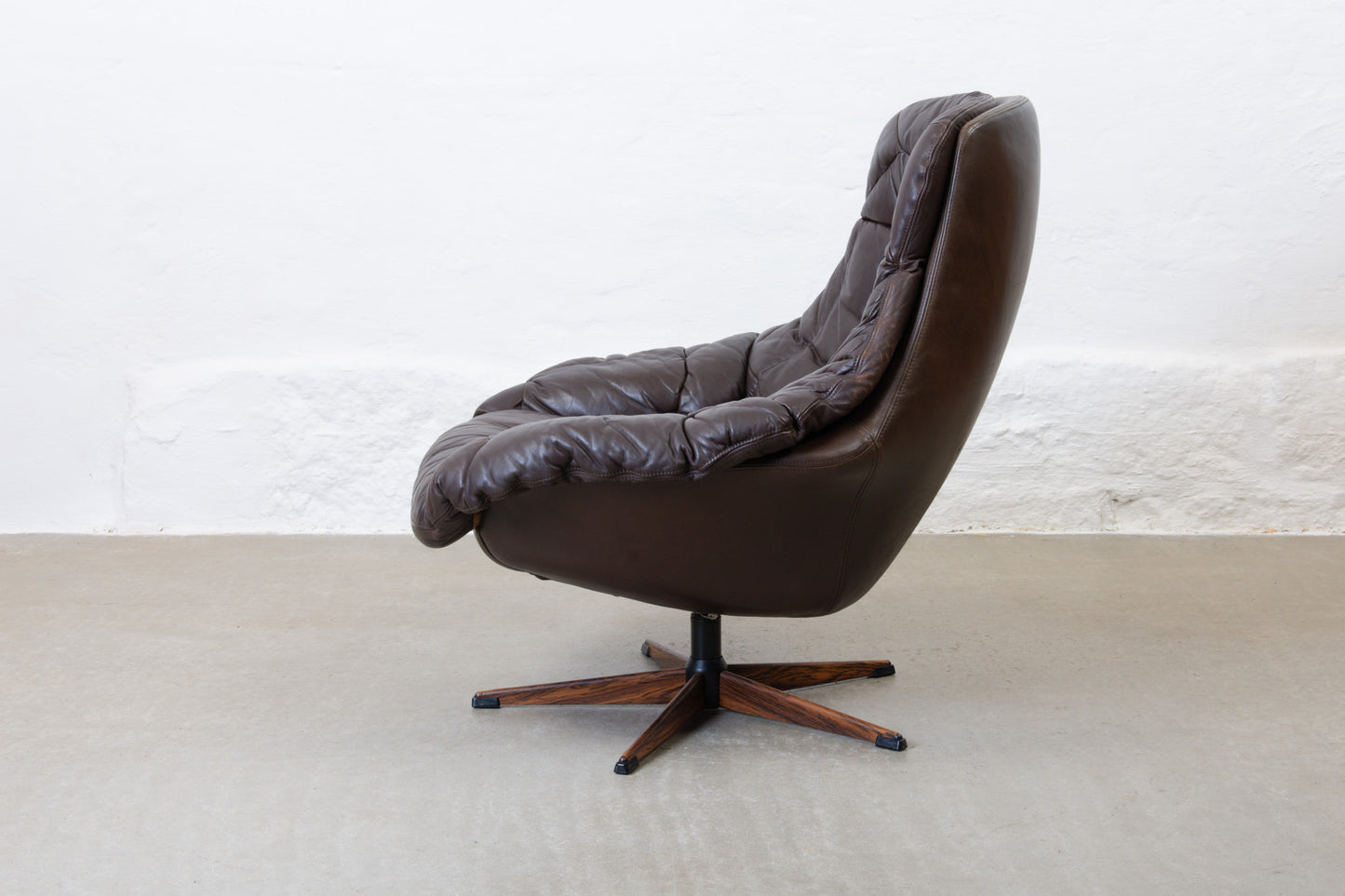 1960s 'Silhouette' swivel chair by H.W. Klein