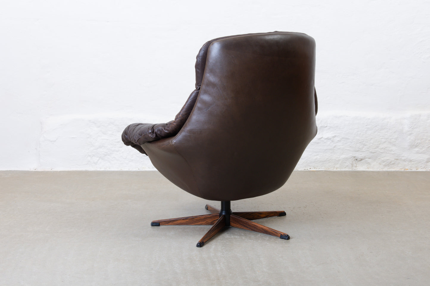 1960s 'Silhouette' swivel chair by H.W. Klein