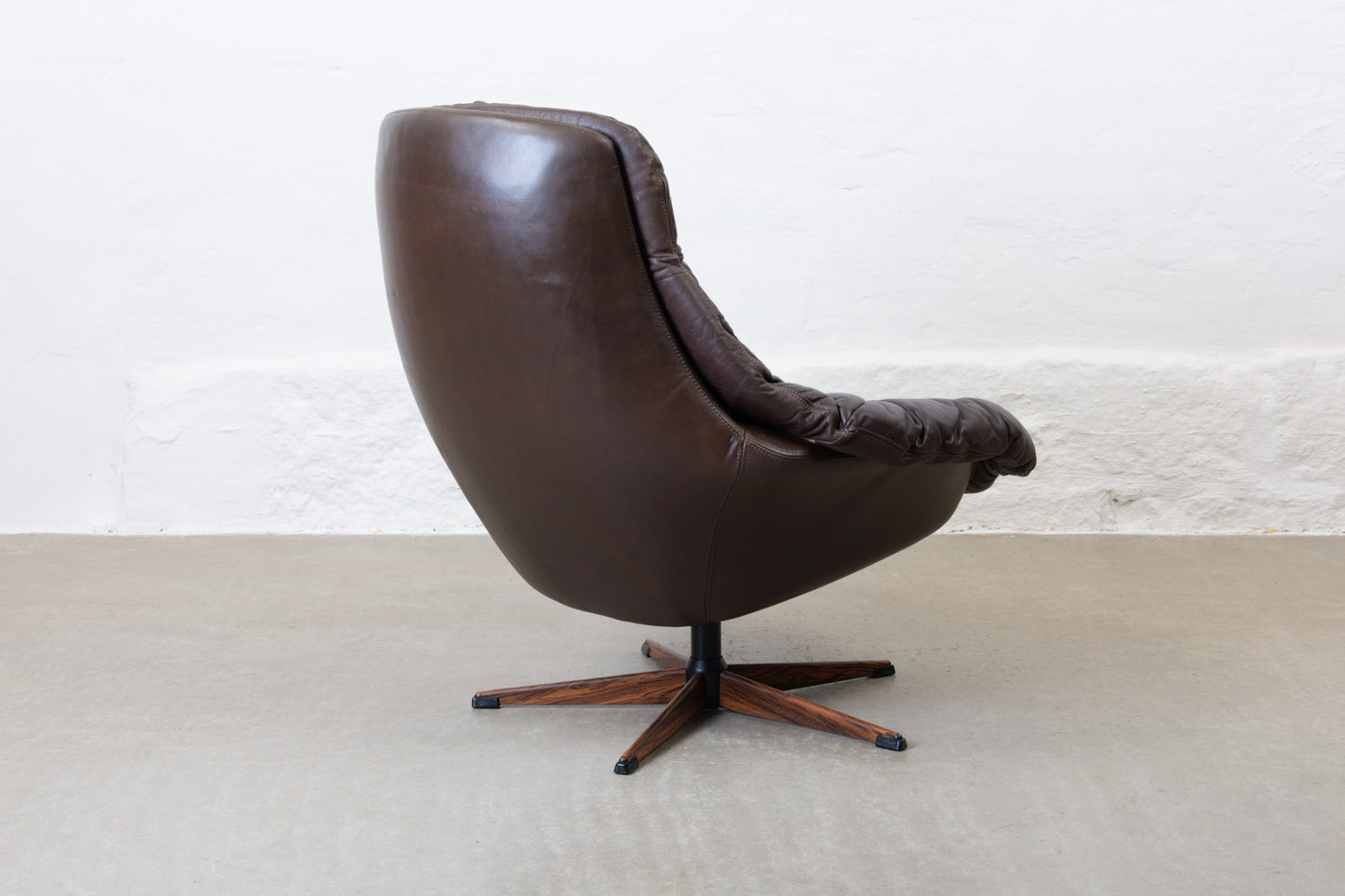 1960s 'Silhouette' swivel chair by H.W. Klein