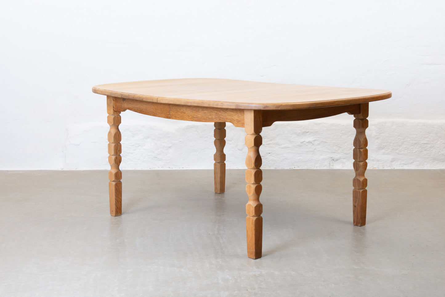 1970s extending oak dining table by CJ Rosengaarden