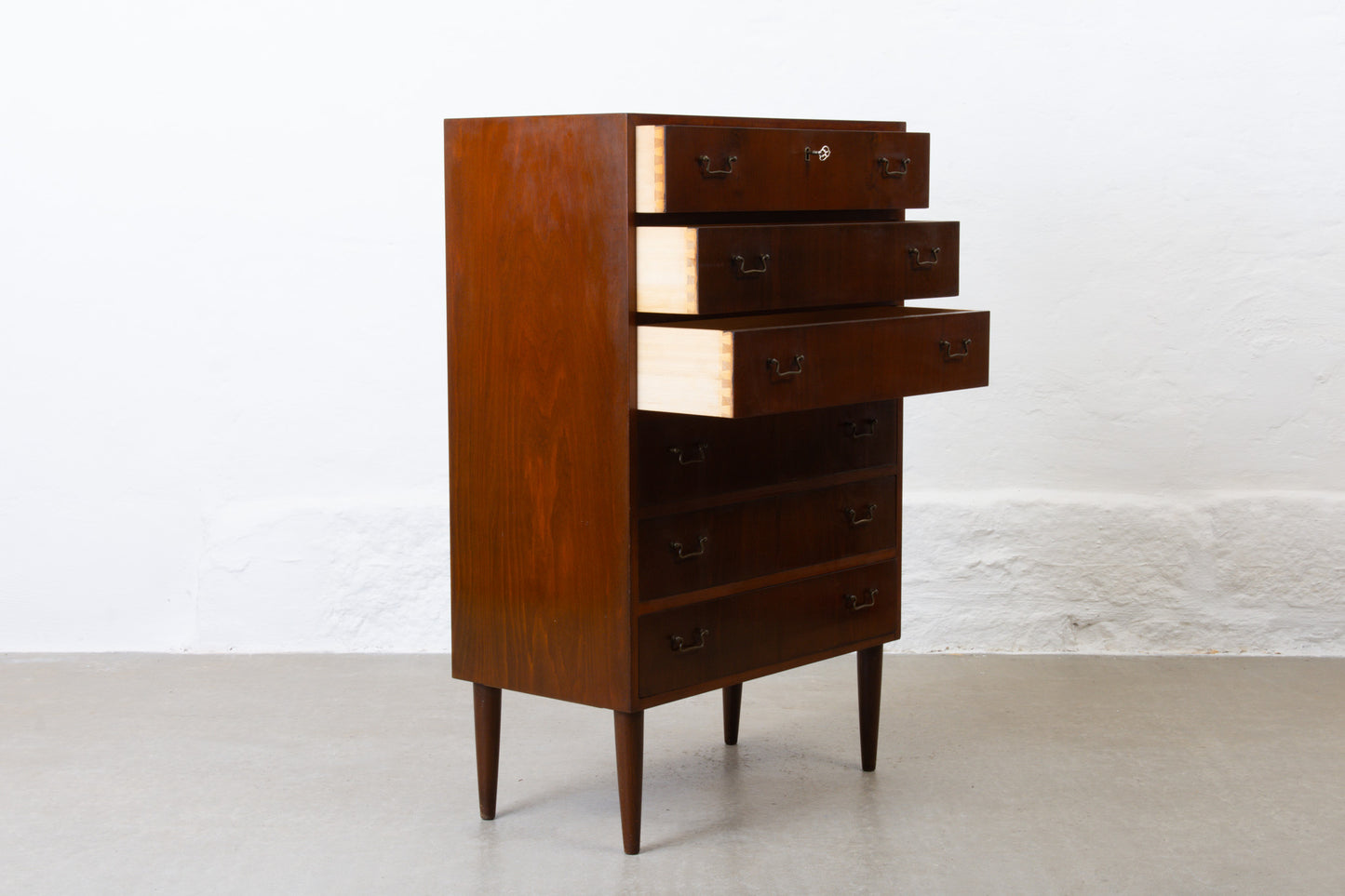 1940s chest of drawers in mahogany