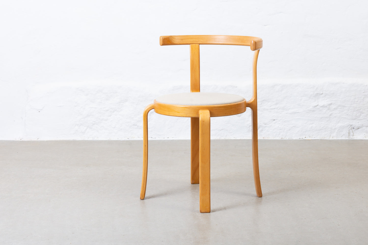 Newly reupholstered: Set of 'Series 8000' chairs by Rud Thygesen & Johnny Sørensen