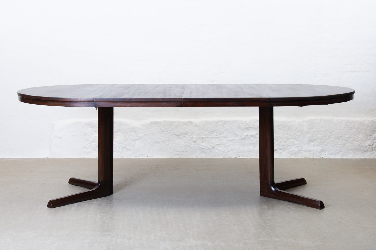1970s extending dining table in mahogany