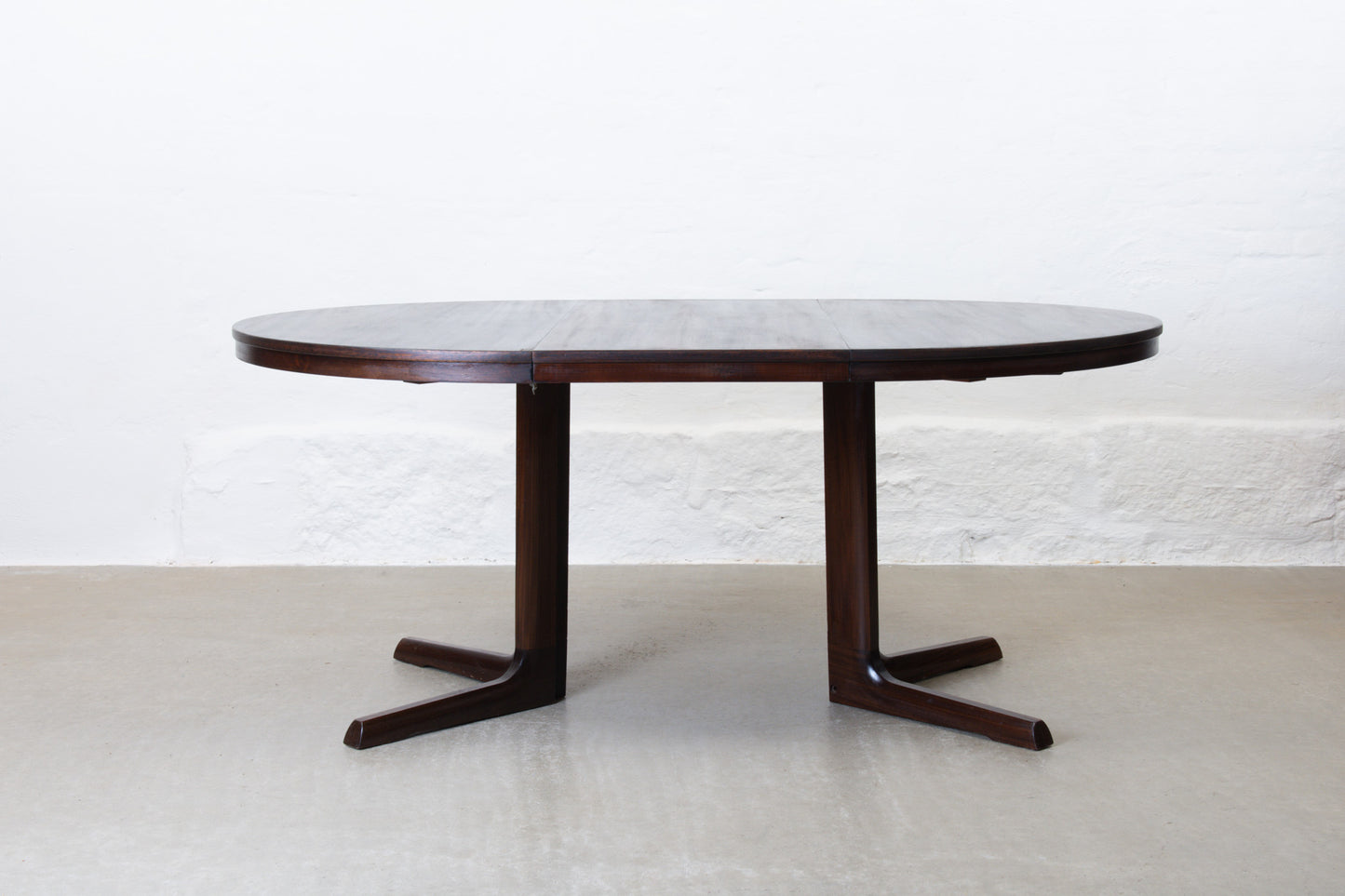 1970s extending dining table in mahogany