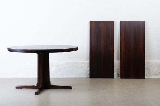 1970s extending dining table in mahogany