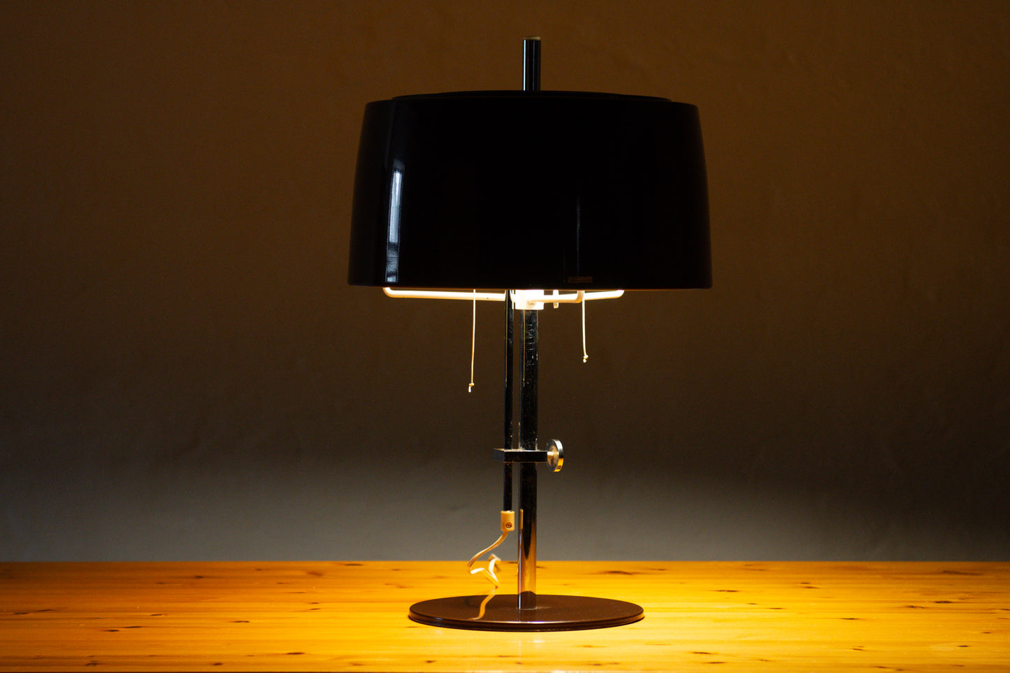 1970s height-adjustable table lamp by Börje Claes