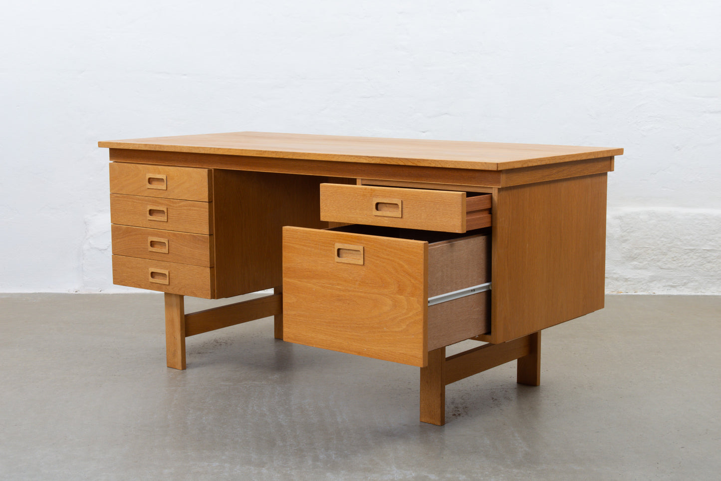 1970s twin pedestal oak desk by Vi-Ma Møbler