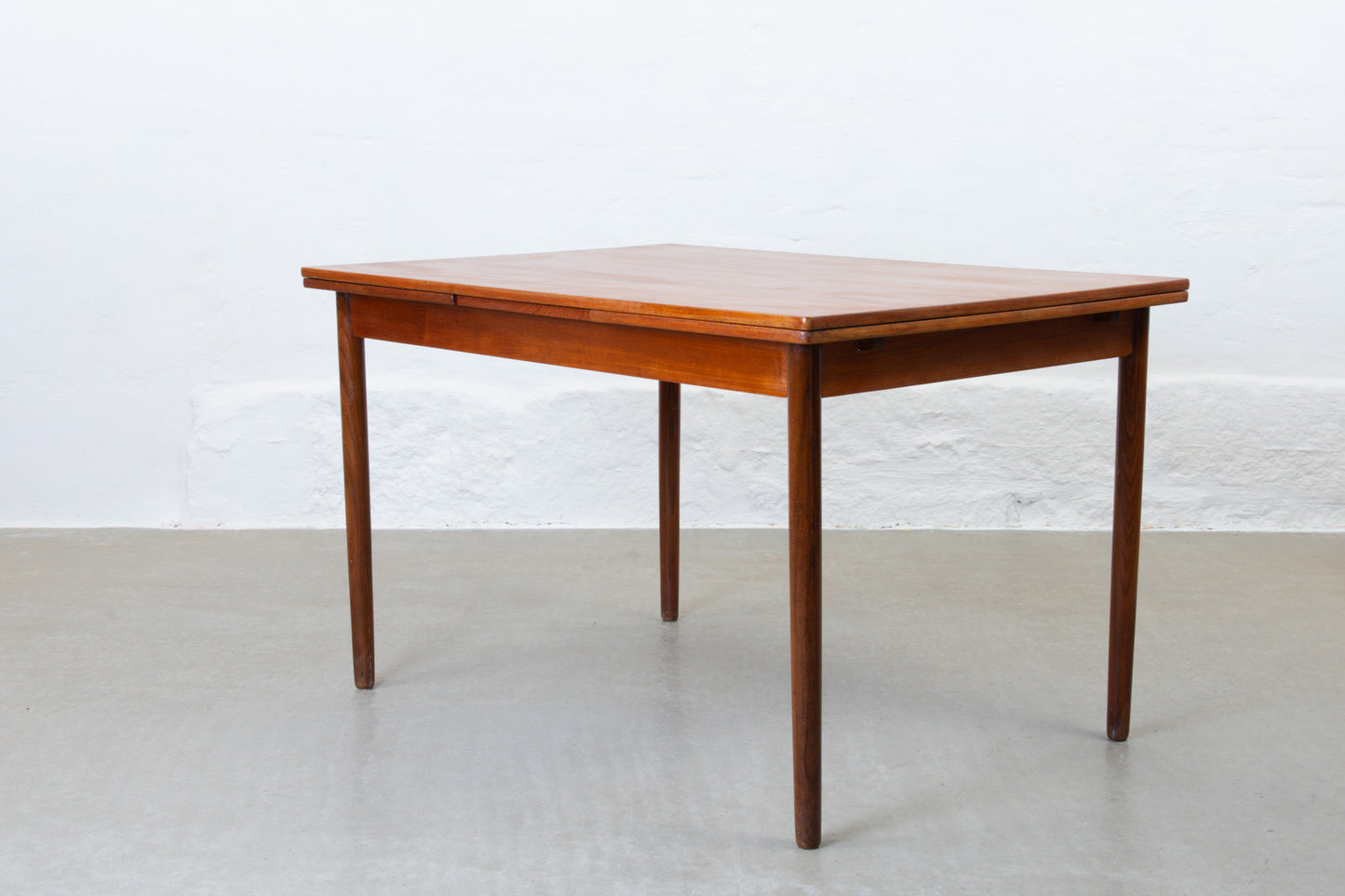1960s extending dining table in teak - 120L cm