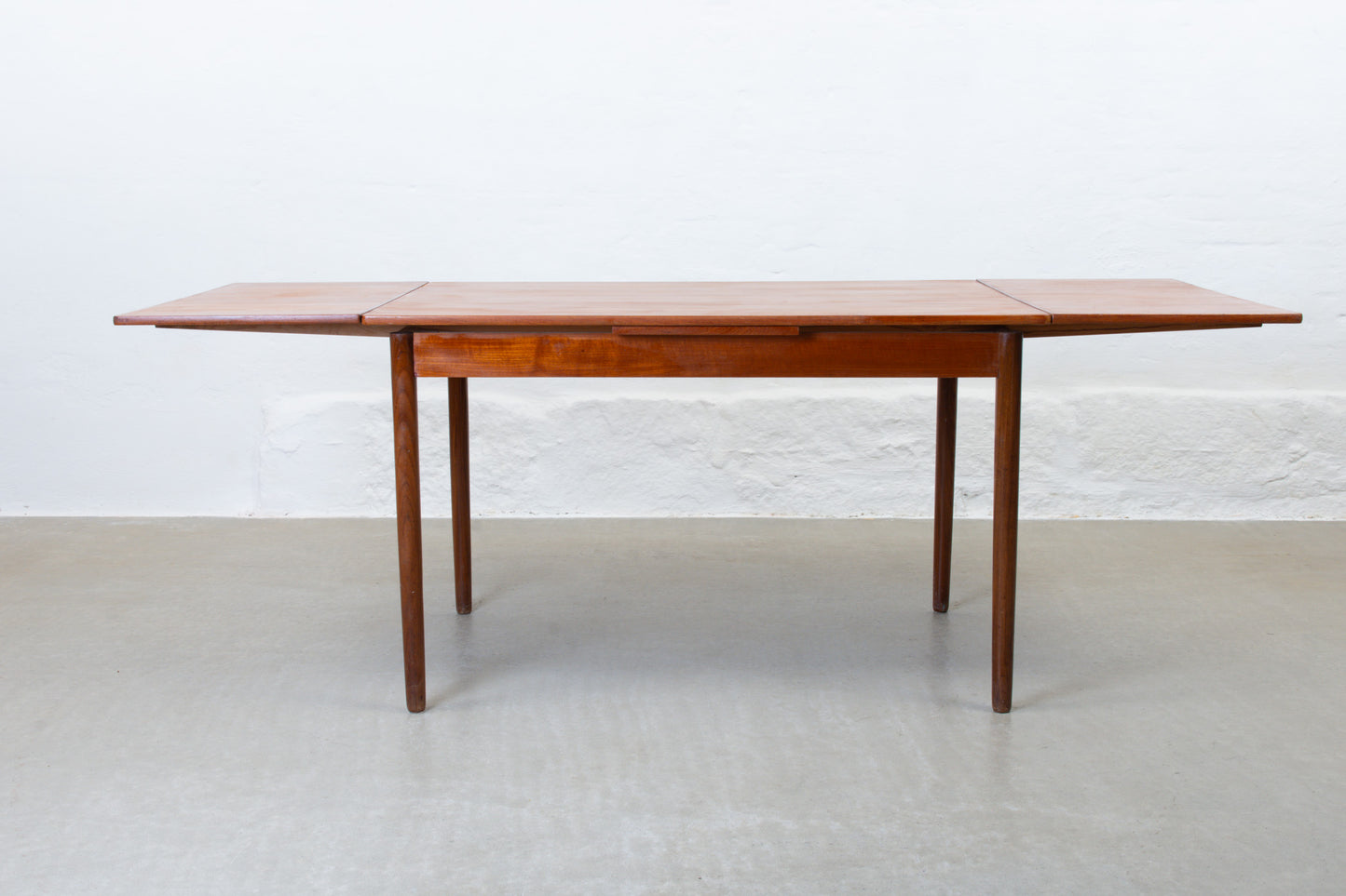 1960s extending dining table in teak - 120L cm