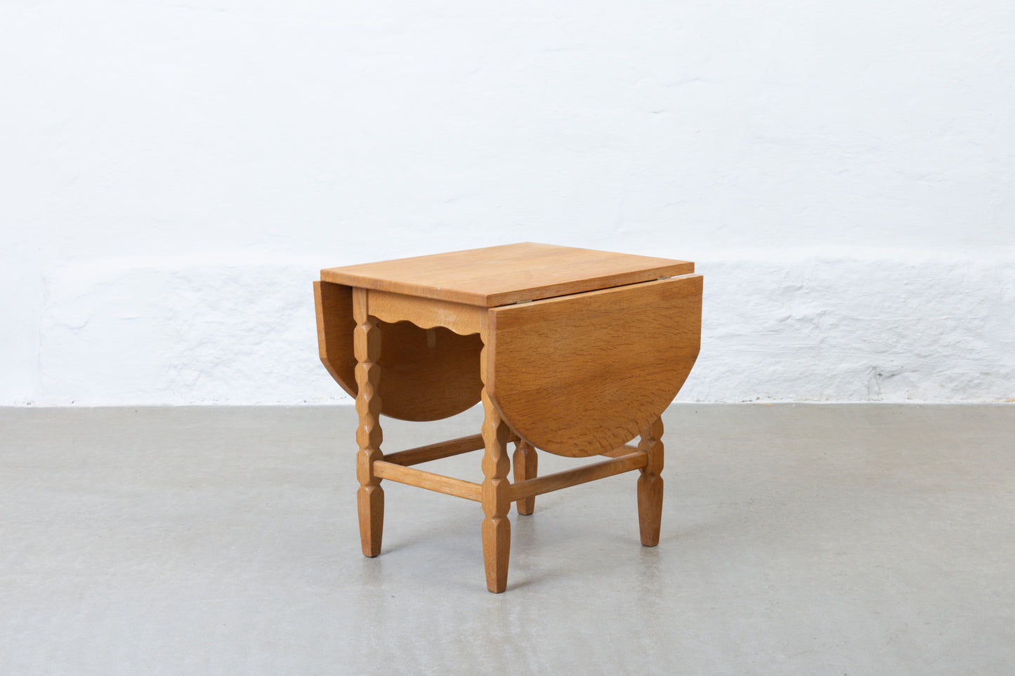 1970s drop leaf side table in oak