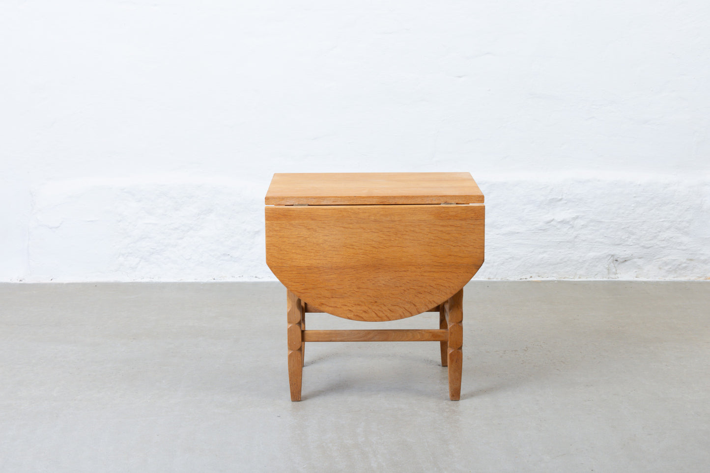 1970s drop leaf side table in oak
