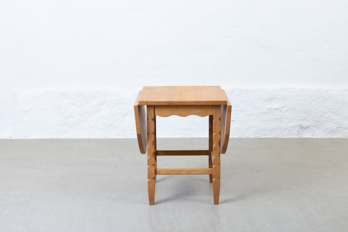 1970s drop leaf side table in oak