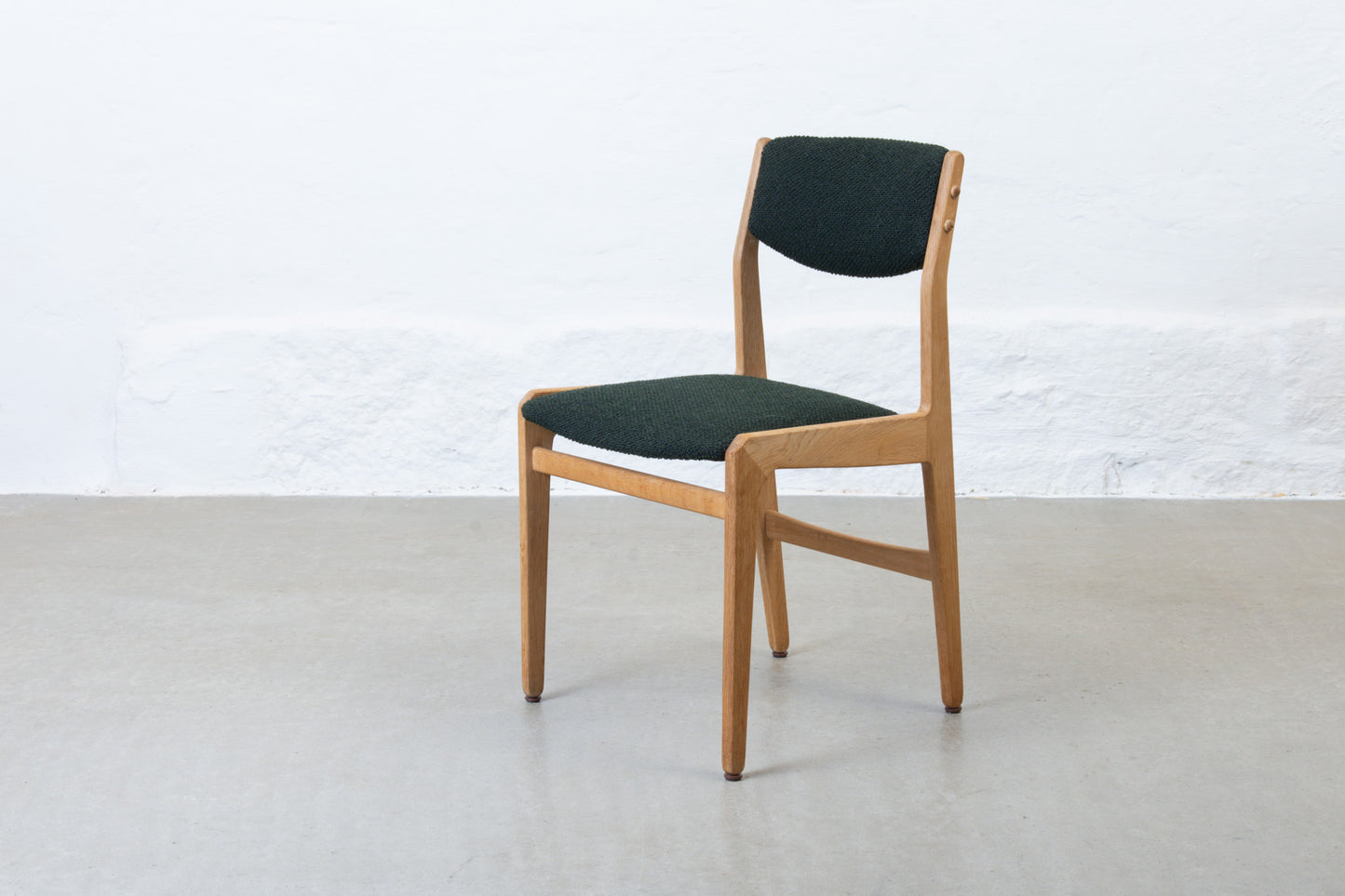Newly reupholstered: 1950s set of oak chairs by J.C.A. Jensen Møbelfabrik