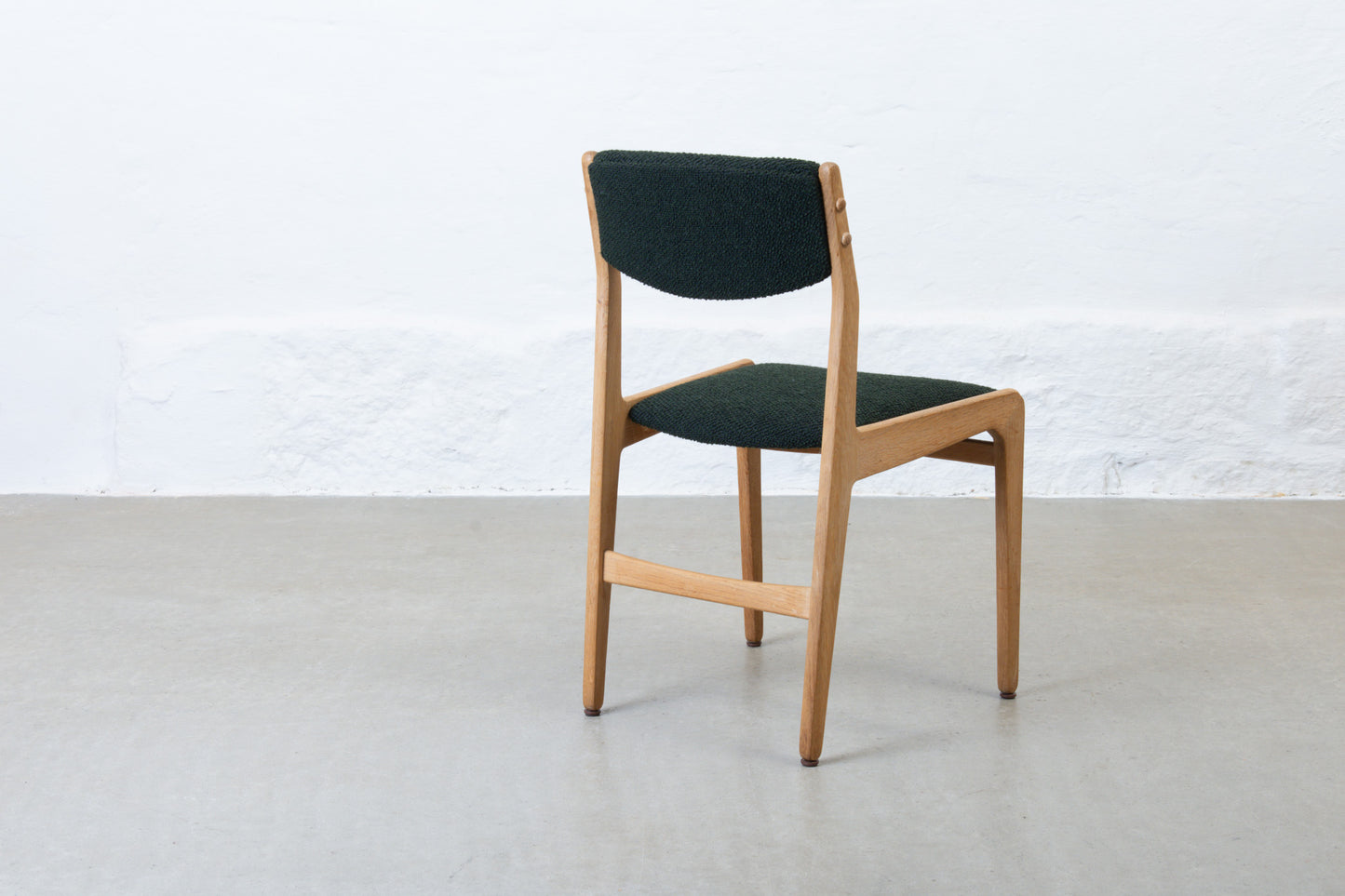 Newly reupholstered: 1950s set of oak chairs by J.C.A. Jensen Møbelfabrik