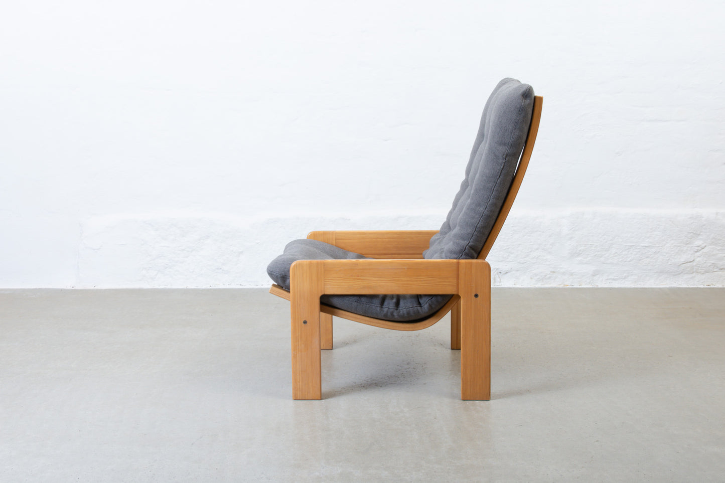 Newly reupholstered: 1970s pine lounger by Yngve Ekström