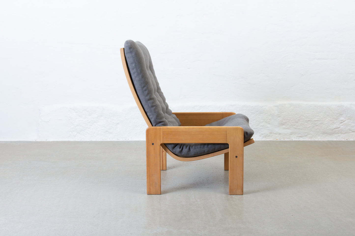 Newly reupholstered: 1970s pine lounger by Yngve Ekström