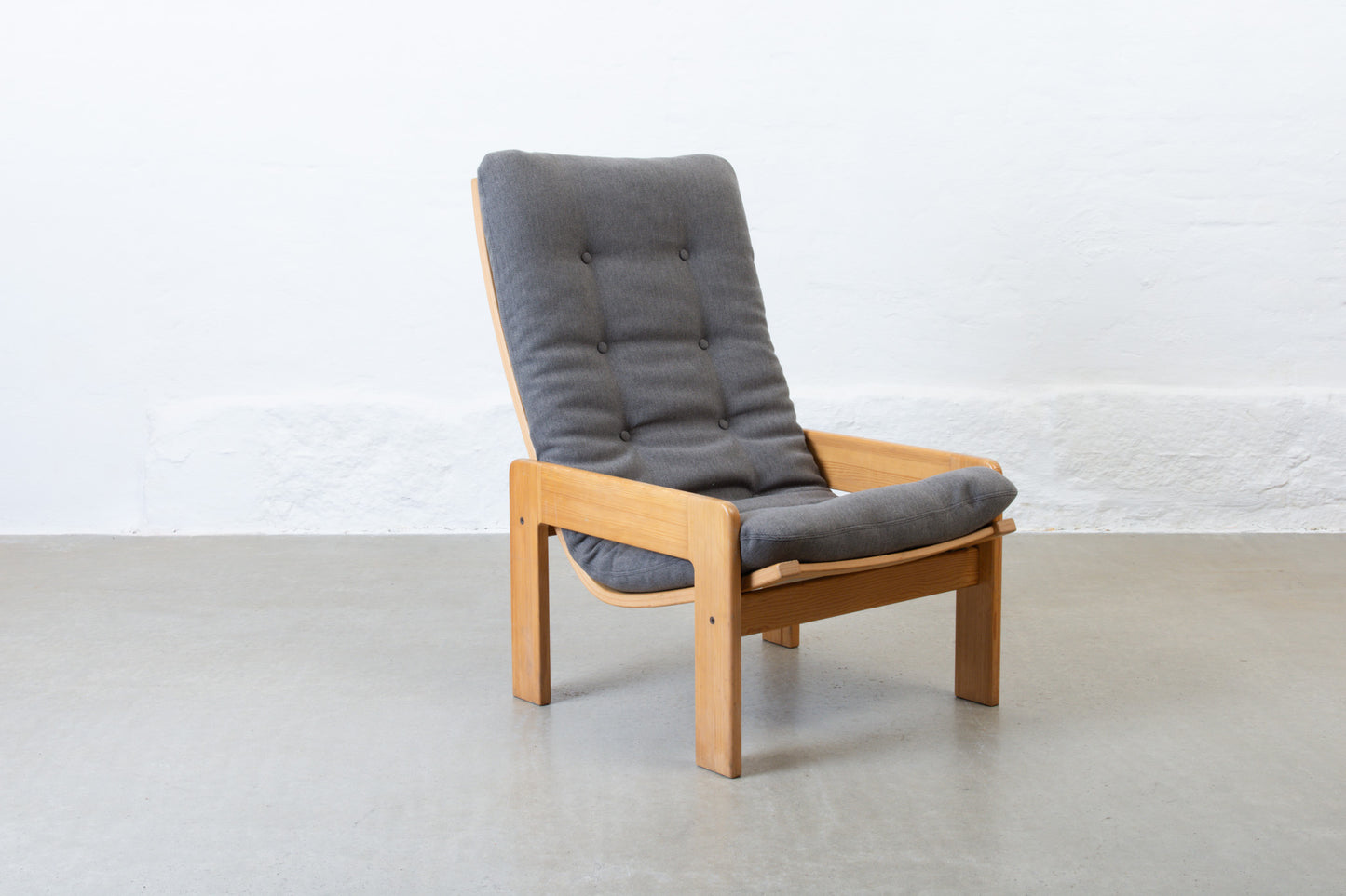 Newly reupholstered: 1970s pine lounger by Yngve Ekström