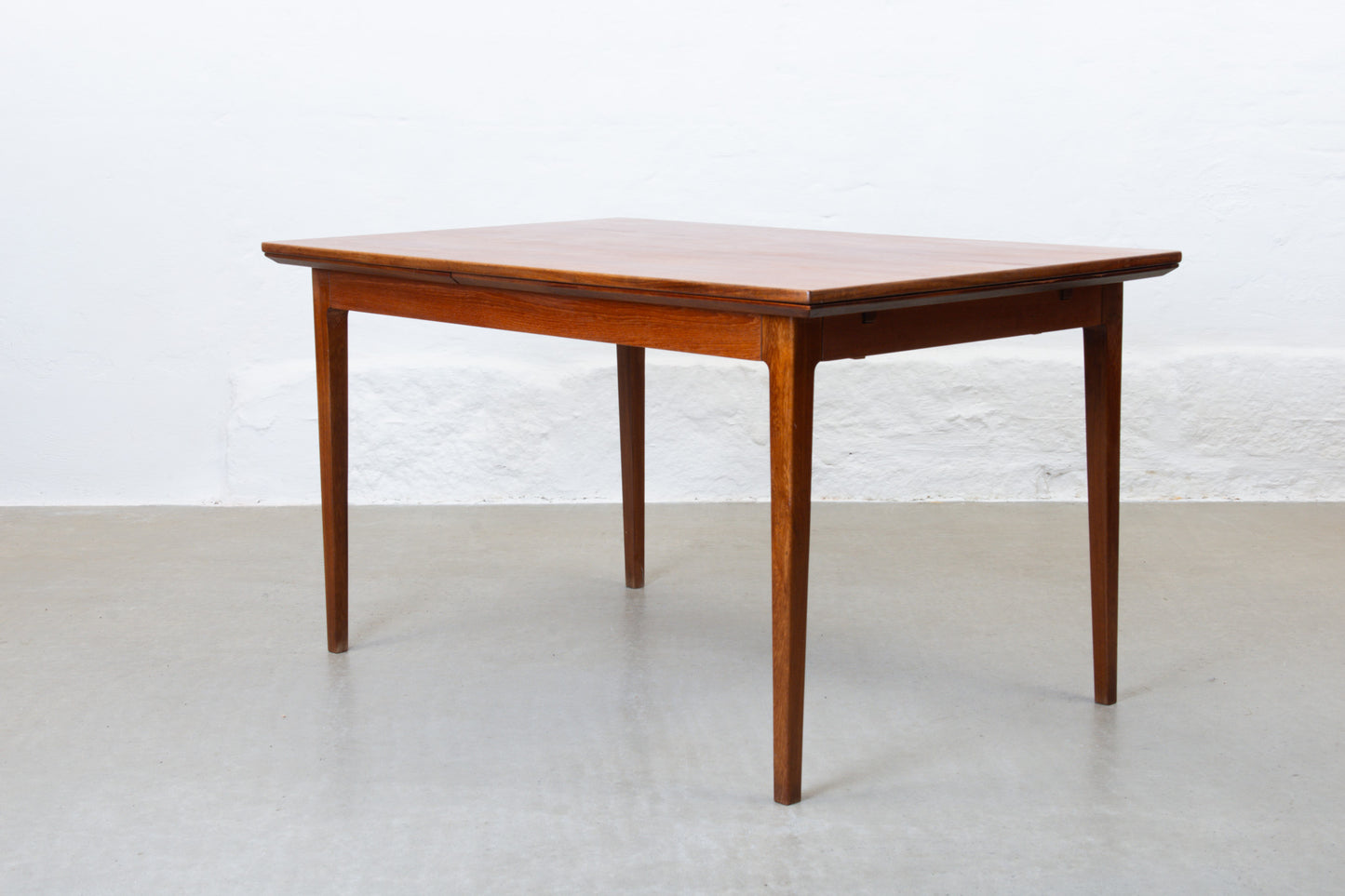 1960s extending dining table in teak - 135L cm