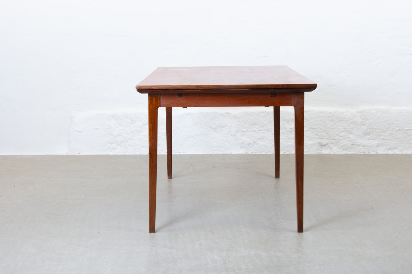 1960s extending dining table in teak - 135L cm