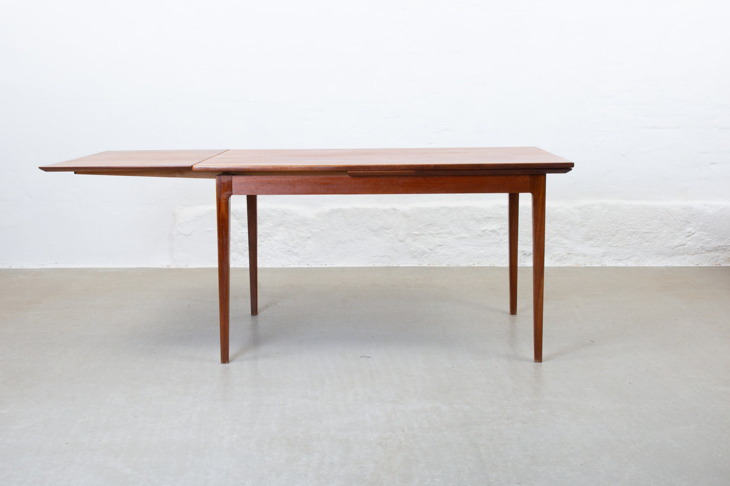 1960s extending dining table in teak - 135L cm
