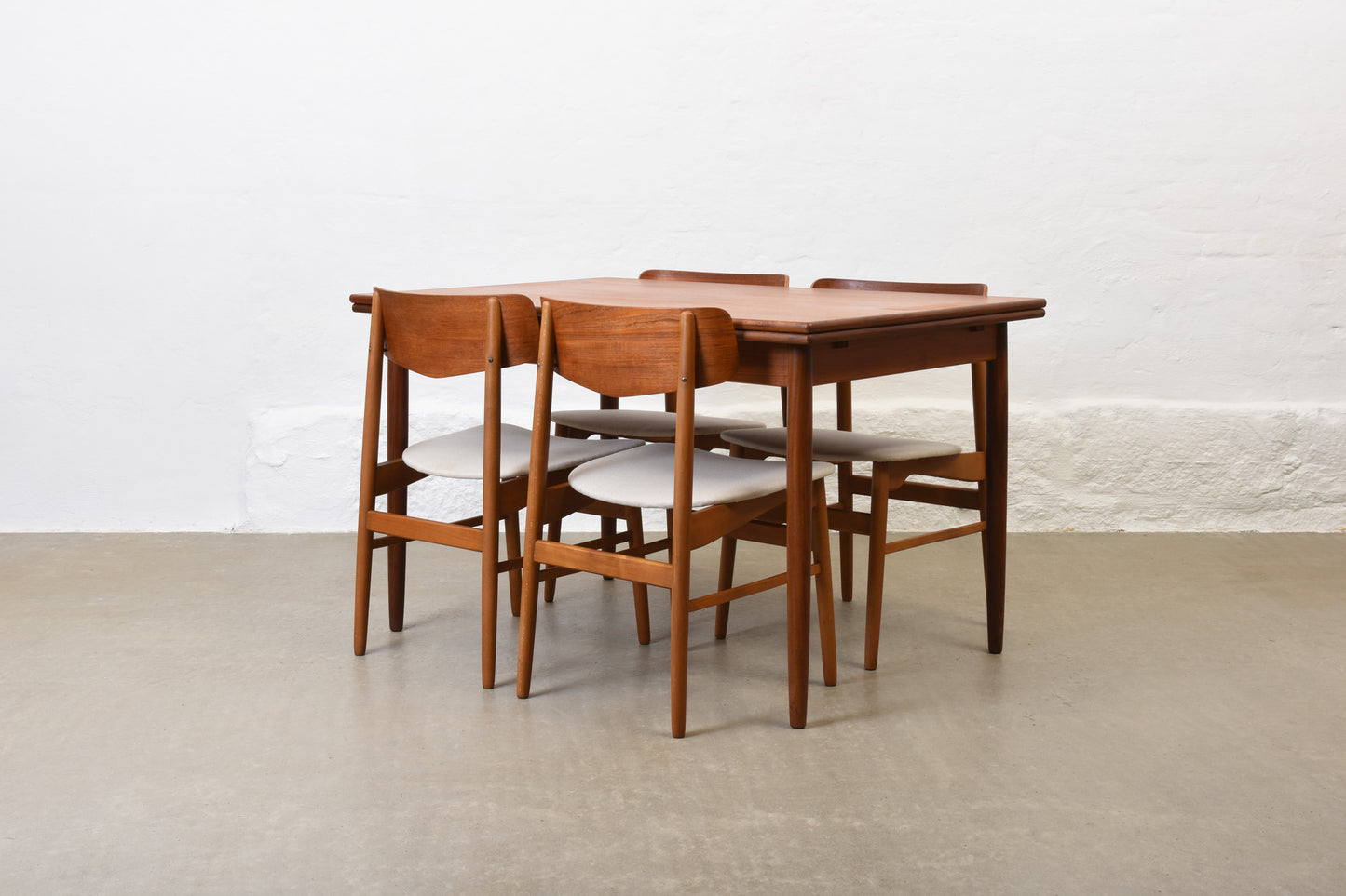 1960s extending dining table in teak