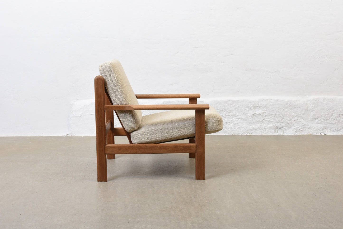 Newly reupholstered: Model 390 lounger by Poul Volther