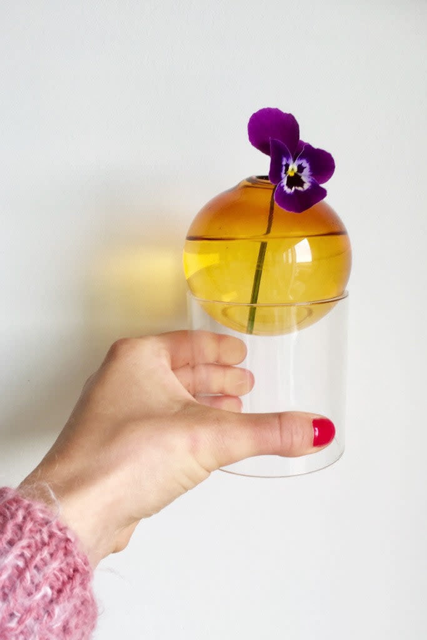 Standing flower bubble by Studio About - Low tube/Amber