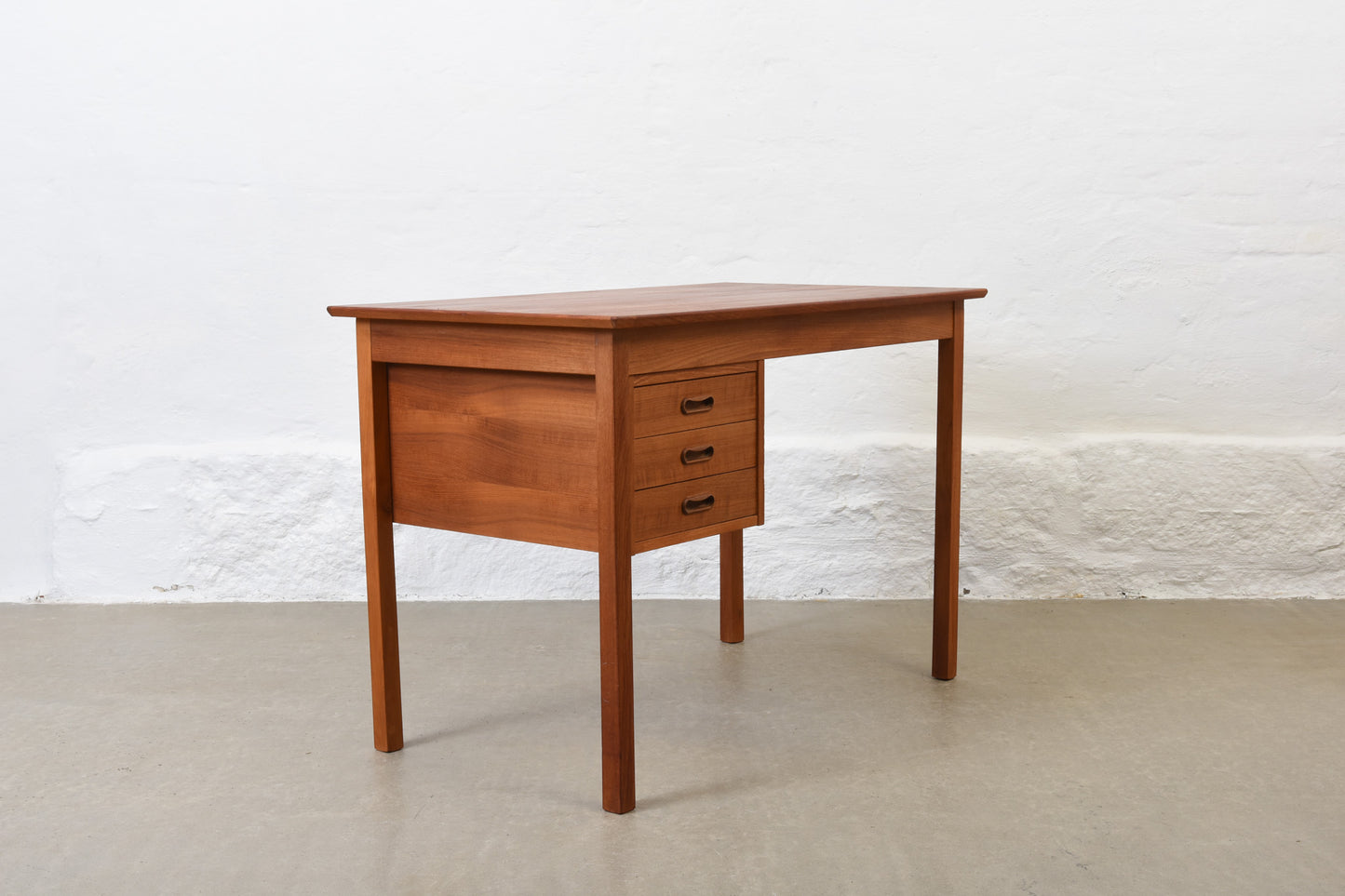 1960s single pedestal desk in teak