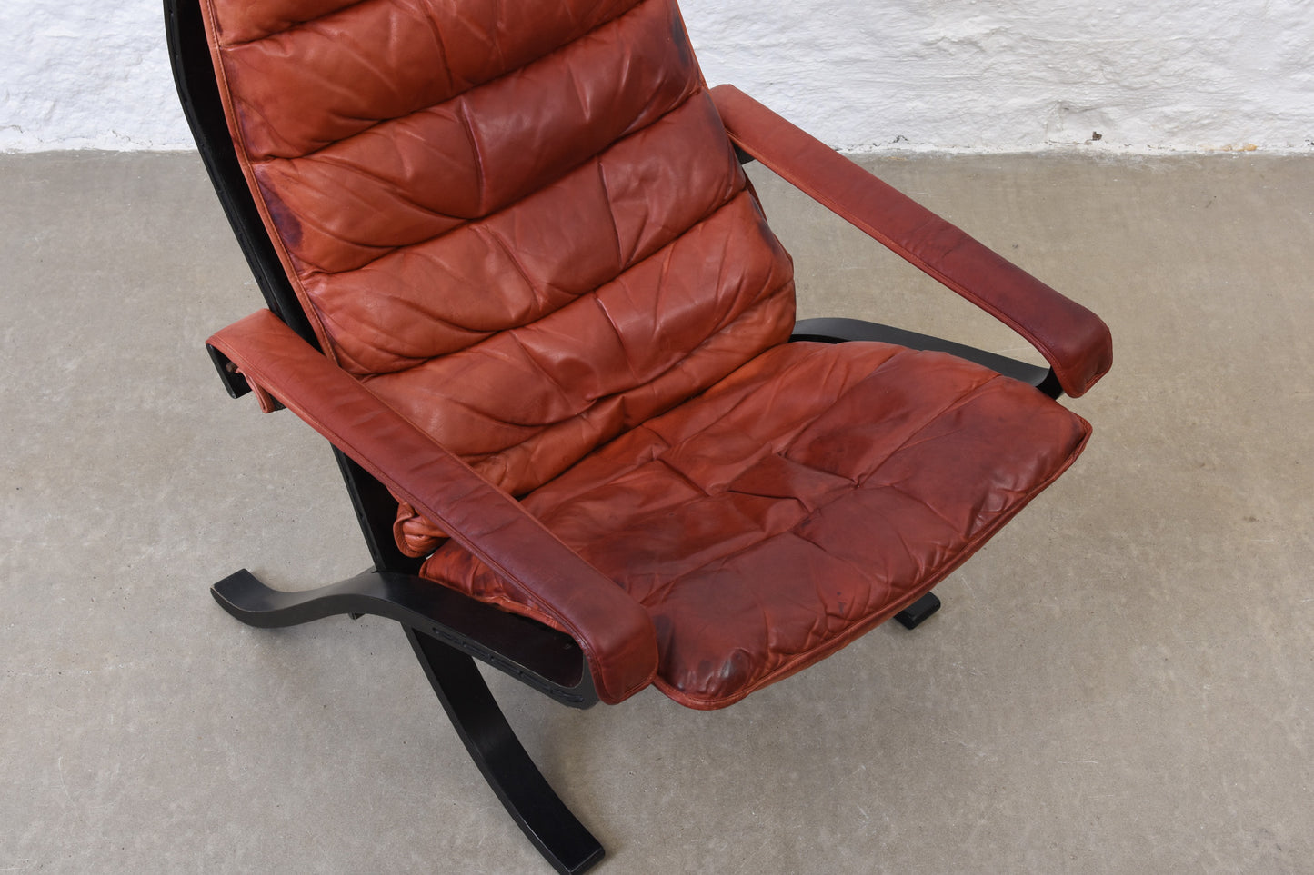 1970s beech + leather lounger by Ingmar Relling - High back