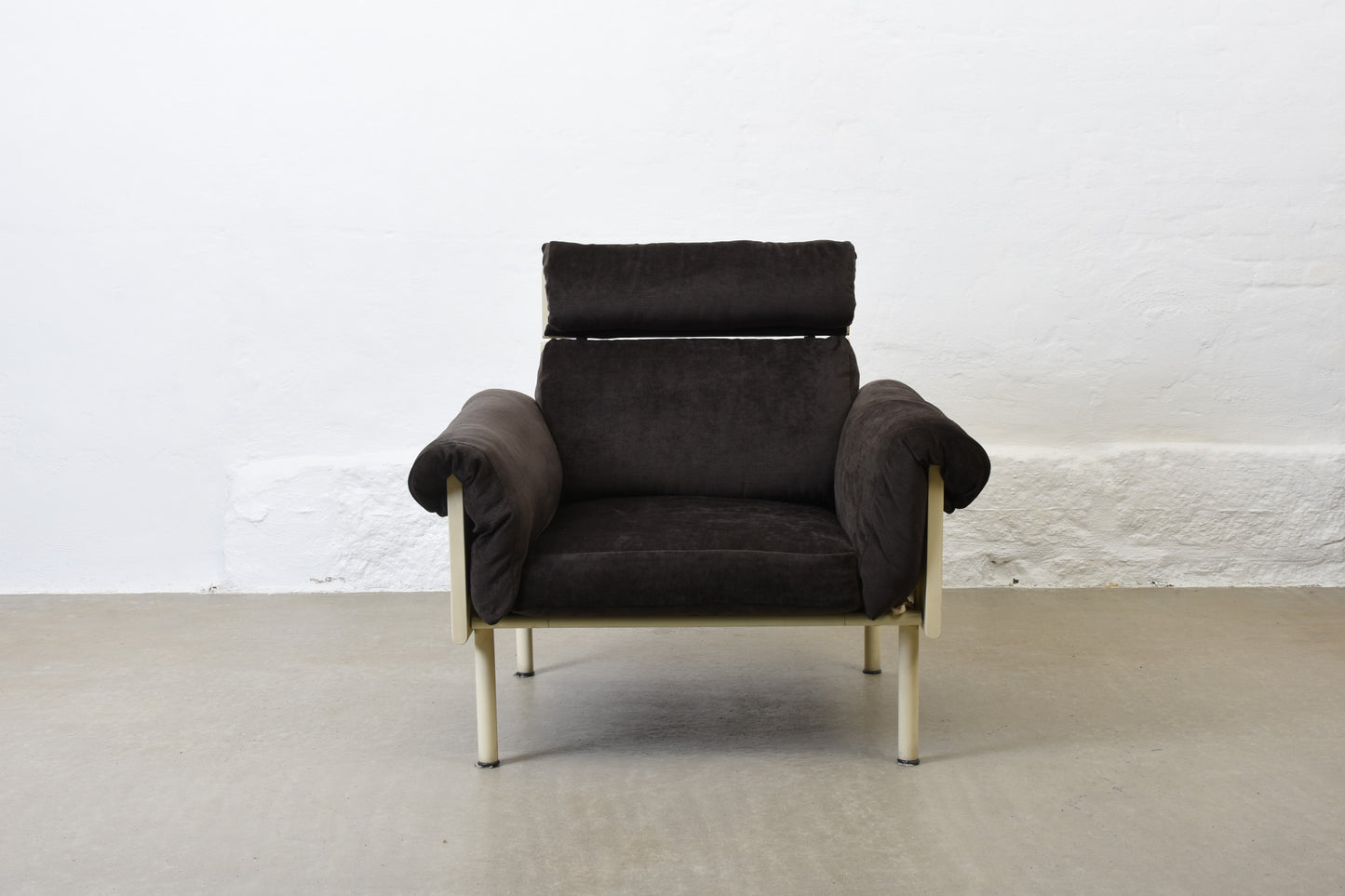 Newly reupholstered: 1960s lounger by Yrjö Kukkapuro
