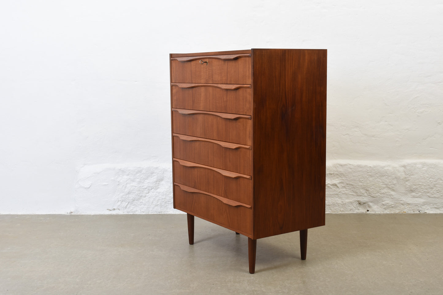 1960s teak chest of drawers with lipped handles no. 4
