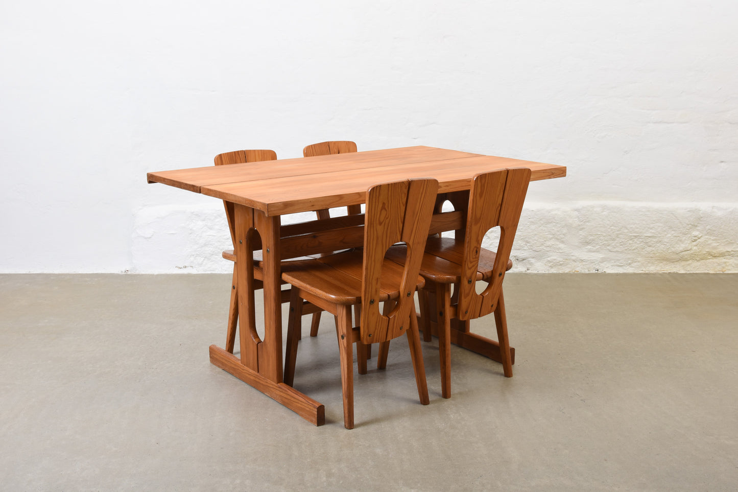 1960s pine dining table by Ilmari Tapiovaara