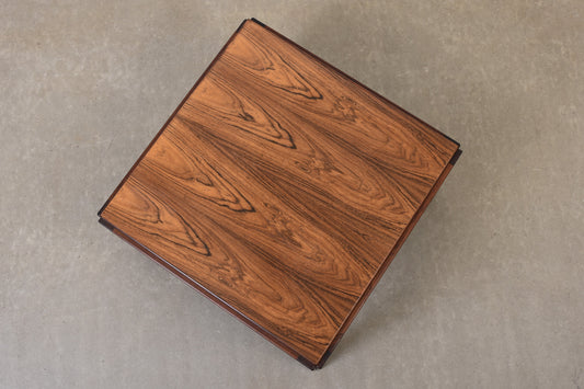 30% off: 1960s side table in rosewood by Illum Wikkelsø