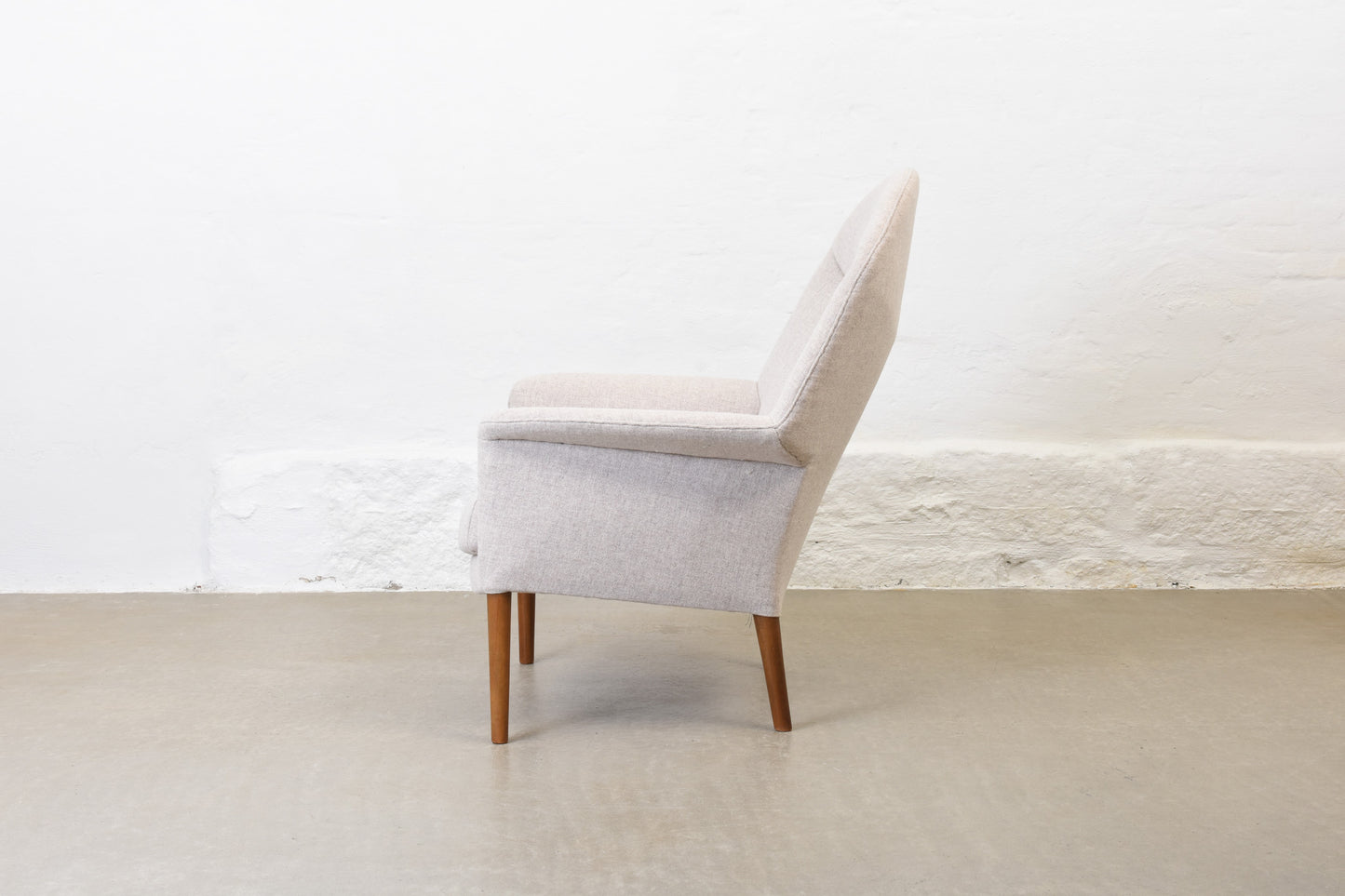 Newly reupholstered: Model 4401 lounger by Aksel Bender Madsen