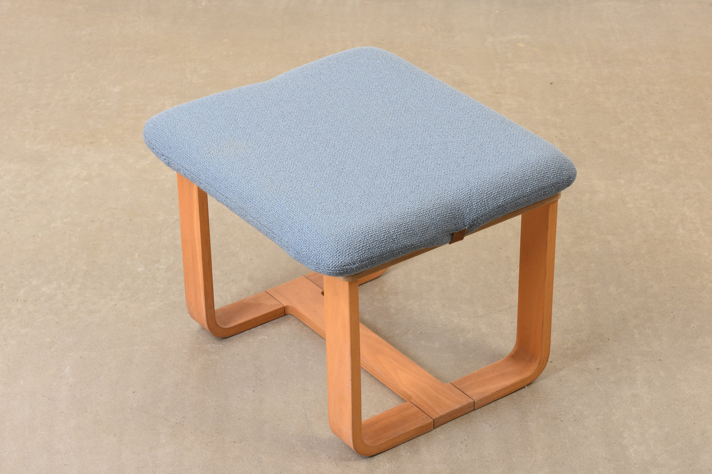 Newly reupholstered: 1980s foot stool by Magnus Olesen
