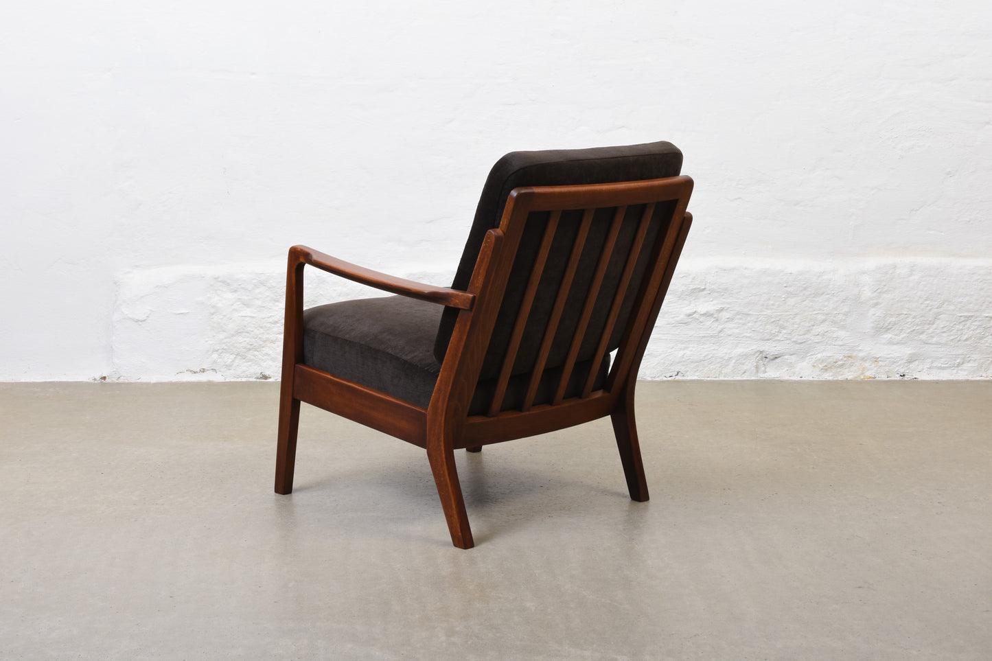 Newly reupholstered: 1950s beech lounger by Stig Thoresen-Lassen