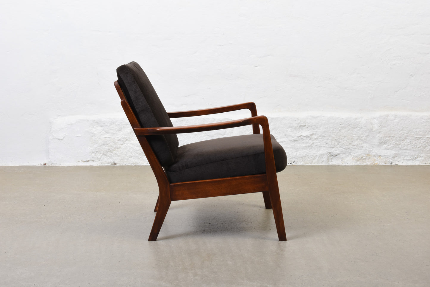 Newly reupholstered: 1950s beech lounger by Stig Thoresen-Lassen