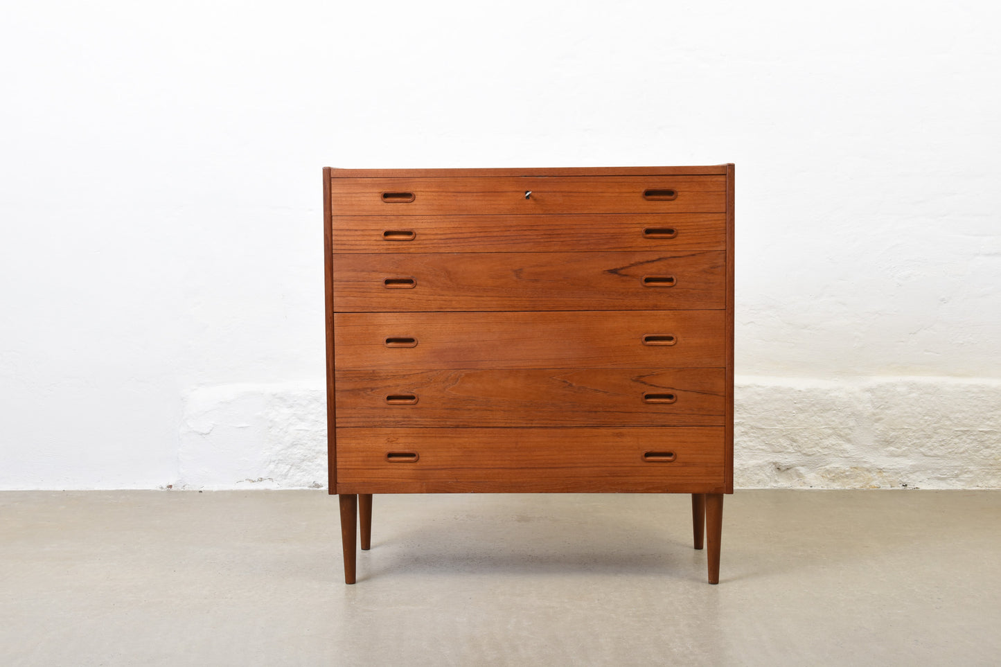 1960s teak chest with inset handles - 100W cm