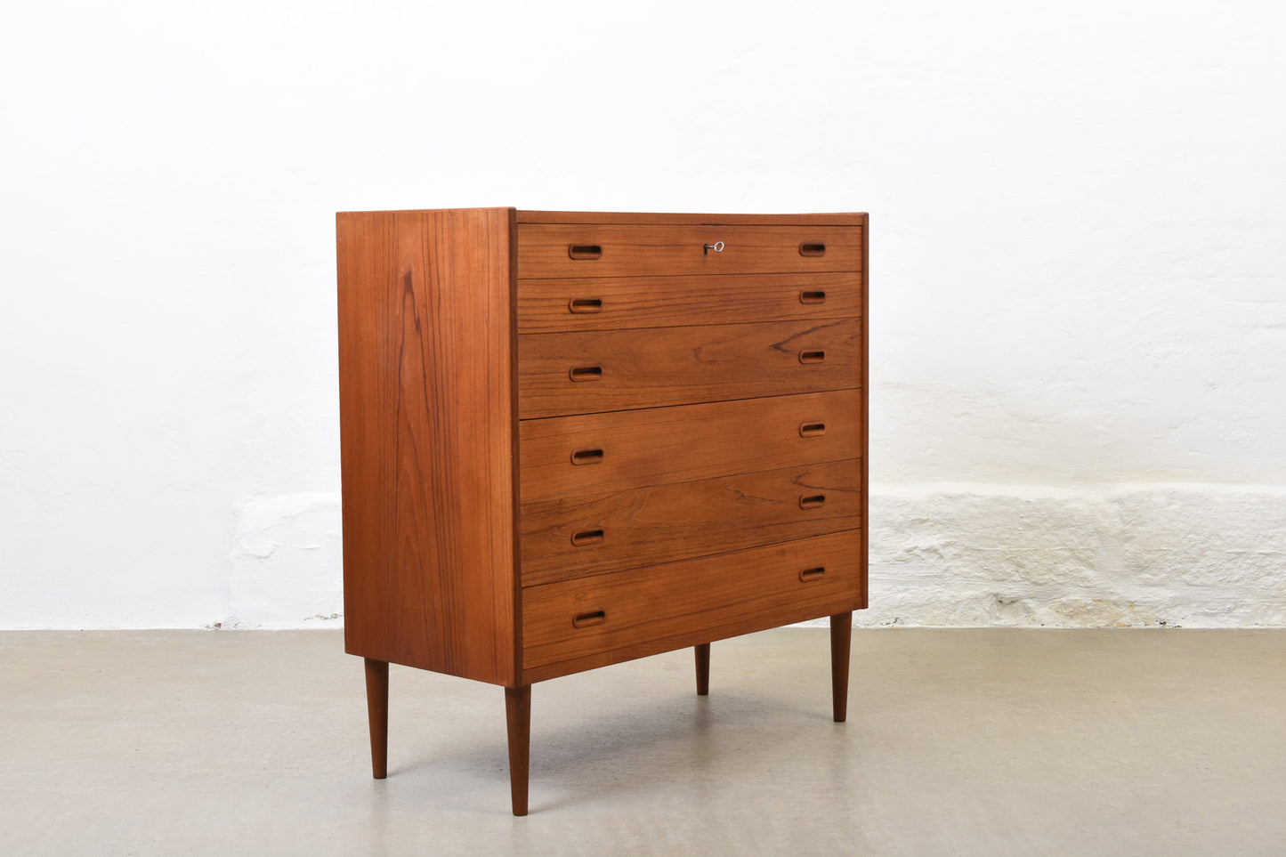 1960s teak chest with inset handles - 100W cm