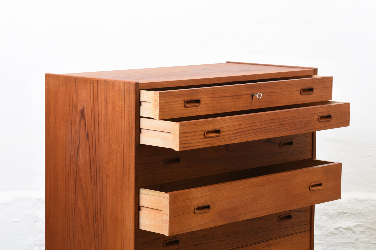 1960s teak chest with inset handles - 100W cm