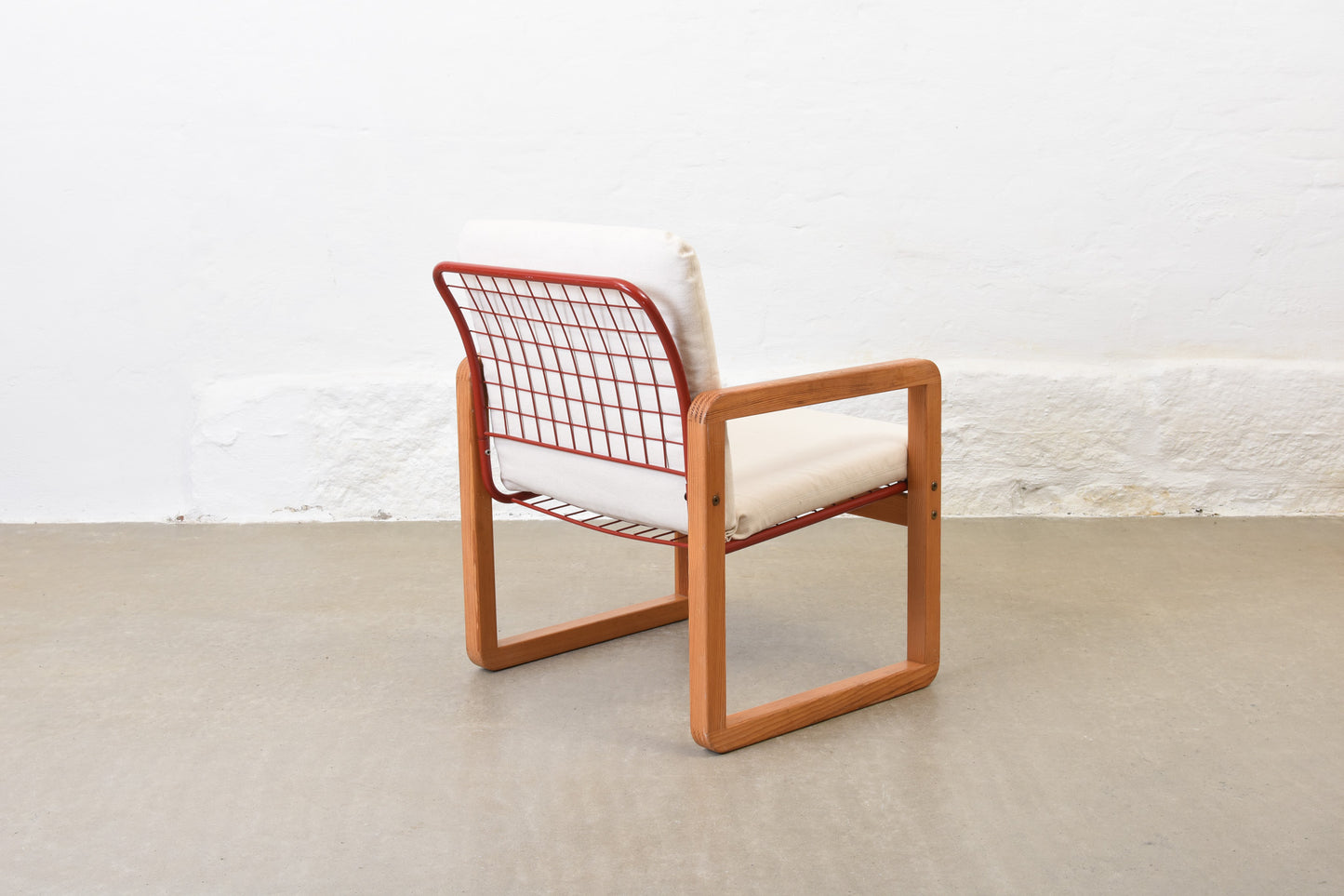 Newly reupholstered: 1980s pine + wire mesh lounger by Knut Hagberg