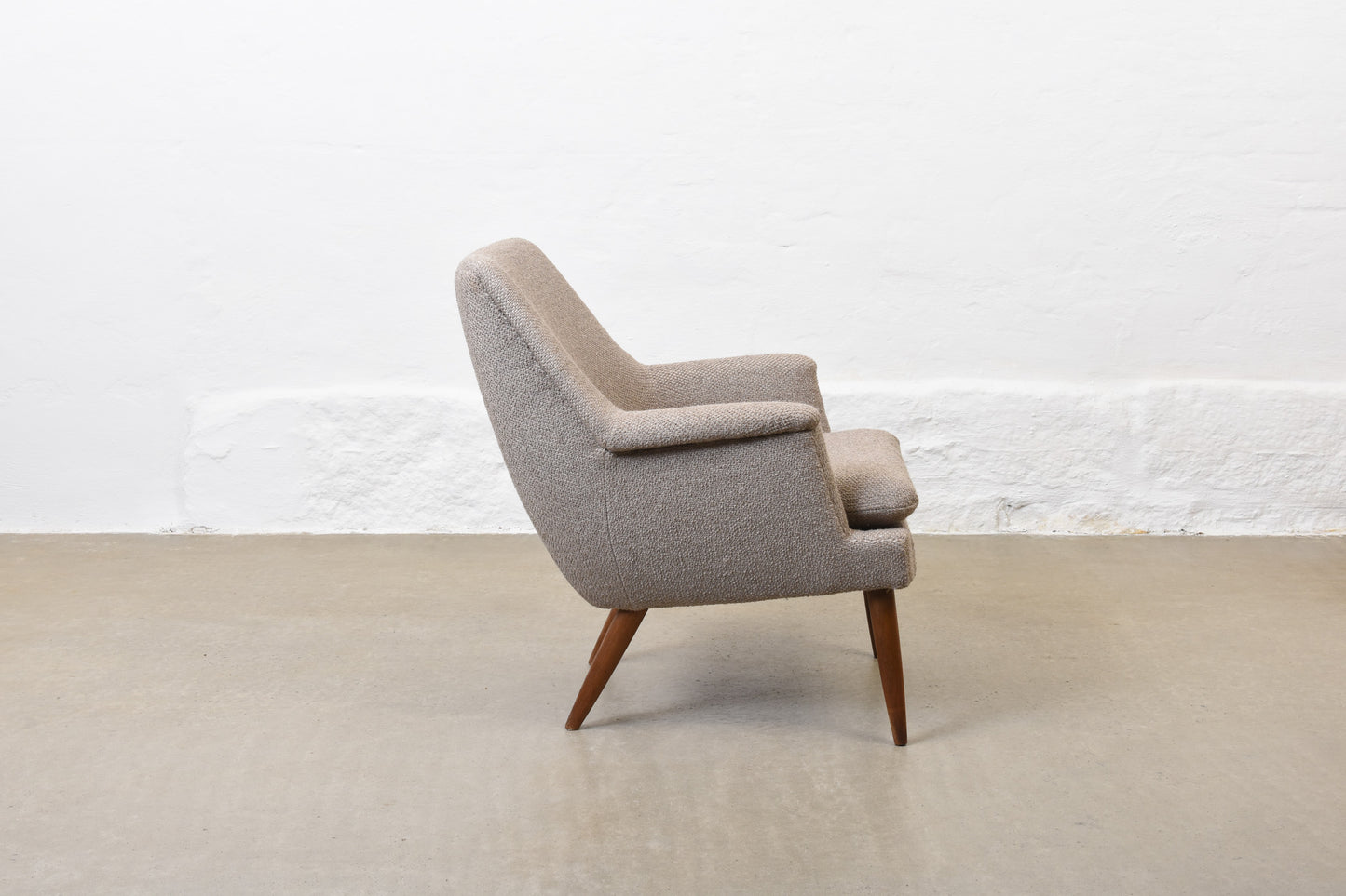 Newly reupholstered: 1950s lounge chair by Georg Thams