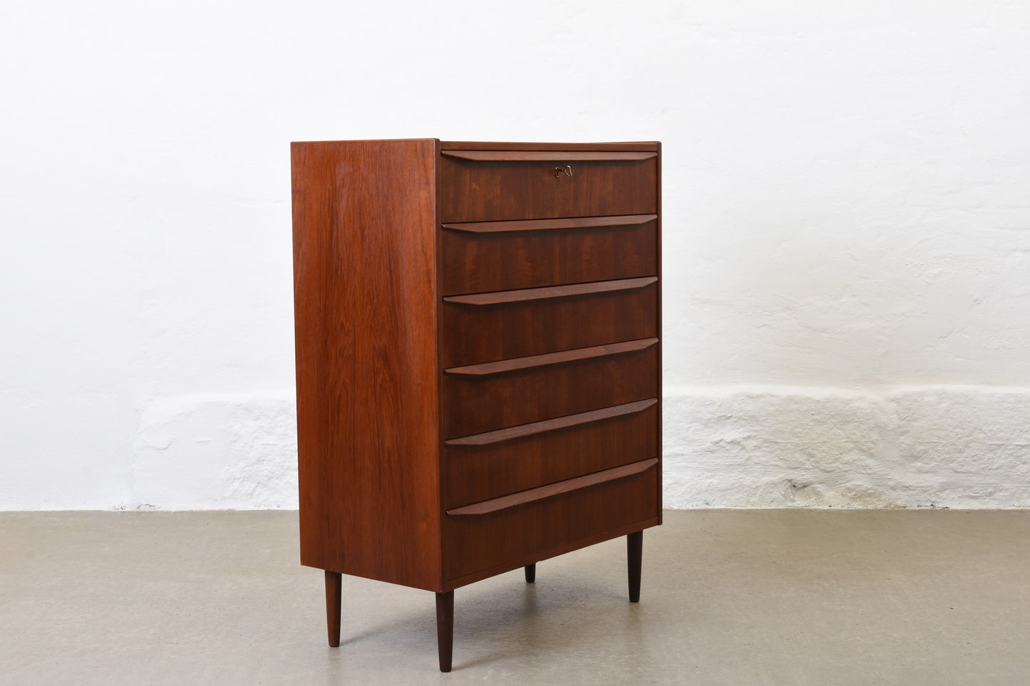 1960s teak chest of drawers with lipped handles no. 2