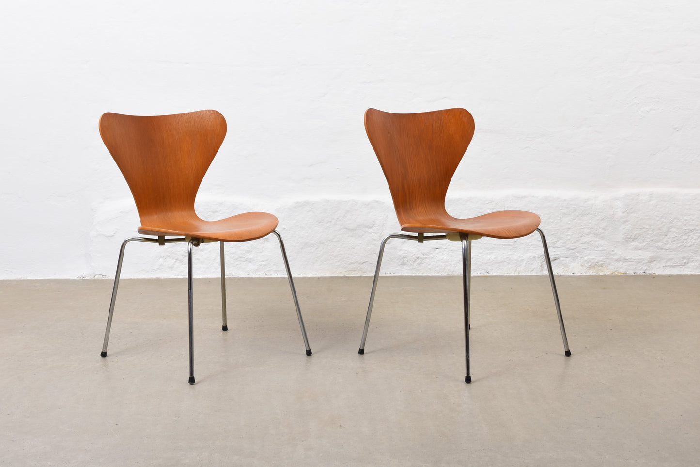 Series 7 chair in oak by Arne Jacobsen